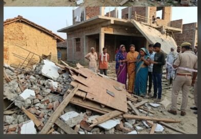 सिद्धार्थनगर में दर्दनाक हादसा: नवनिर्मित मकान का छज्जा गिरने से युवक की मौत, परिवार में मचा कोहराम सिद्धार्थनगर में दर्दनाक हादसा: नवनिर्मित मकान का छज्जा गिरने से युवक की मौत, परिवार में मचा कोहराम