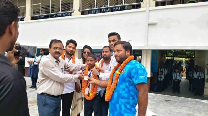 सिद्धार्थनगर का मान: सीबीएसई ईस्ट जोन जूडो में मनीष ने जीता सिल्वर, नेशनल के लिए किया क्वालीफाई