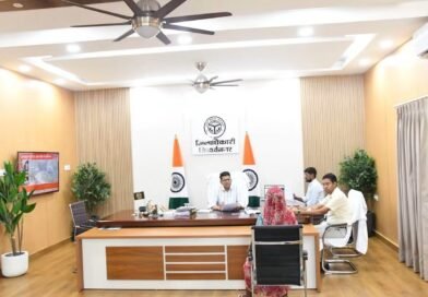 सिद्धार्थनगर: उर्वरक वितरण में गड़बड़ी, कर्मचारी निलंबित , दूसरे पर एफआईआर के निर्देश सिद्धार्थनगर: उर्वरक वितरण में गड़बड़ी, कर्मचारी निलंबित , दूसरे पर एफआईआर के निर्देश