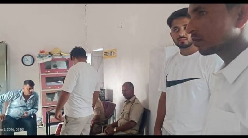 वासा दरगाह के जामिया इस्लाहुल बनात निस्वा कॉलेज में देर रात चोरी, अलमारी का ताला तोड़ा; जांच में जुटी पुलिस वासा दरगाह के जामिया इस्लाहुल बनात निस्वा कॉलेज में देर रात चोरी, अलमारी का ताला तोड़ा; जांच में जुटी पुलिस