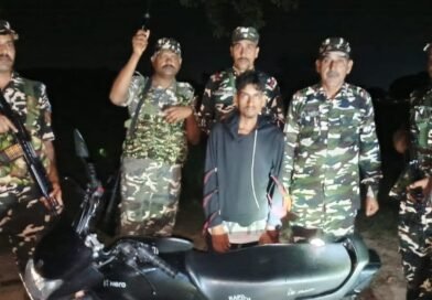 भारत-नेपाल सीमा पर SSB का बड़ा एक्शन: 10.18 ग्राम स्मैक के साथ तस्कर गिरफ्तार, भेजा गया जेल भारत-नेपाल सीमा पर SSB का बड़ा एक्शन: 10.18 ग्राम स्मैक के साथ तस्कर गिरफ्तार, भेजा गया जेल