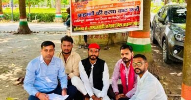 गोरखपुर हत्याकांड और सुल्तानपुर की बर्बरता के खिलाफ गर्माया माहौल: न्याय की मांग को लेकर सिद्धार्थनगर कलेक्ट्रेट में अनशन, उमड़ा जनसमर्थन