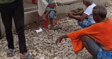 नेता के करीबी को ठेका: सड़क पर बिखरे पड़े रोड़े, बसन्तपुर गांव के ग्रामीण बदहाल आवागमन से परेशान