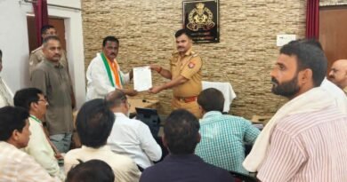 ​राष्ट्रगान के दौरान मंच छोड़ गए UP विधानसभा अध्यक्ष? सतीश महाना के वायरल वीडियो पर कांग्रेस हमलावर, सिद्धार्थनगर में जांच की मांग