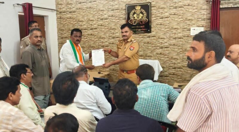 राष्ट्रगान के दौरान मंच छोड़ गए UP विधानसभा अध्यक्ष? सतीश महाना के वायरल वीडियो पर कांग्रेस हमलावर, सिद्धार्थनगर में जांच की मांग राष्ट्रगान के दौरान मंच छोड़ गए UP विधानसभा अध्यक्ष? सतीश महाना के वायरल वीडियो पर कांग्रेस हमलावर, सिद्धार्थनगर में जांच की मांग