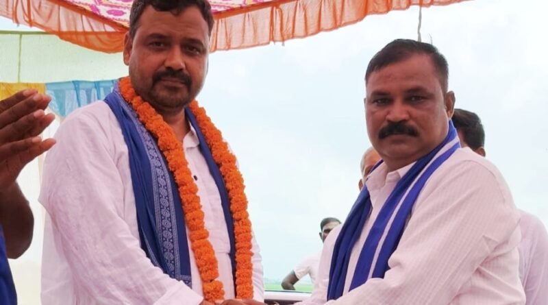 धनधरिया उर्फ गुलरी में नौशाद आलम को आज़ाद समाज पार्टी का प्रभारी प्रत्याशी बनाए जाने पर भव्य स्वागत, कार्यकर्ताओं में उत्साह