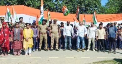 SSB कोटिया के नेतृत्व में SJSA पब्लिक स्कूल के बच्चों ने जगाया देशभक्ति का जज्बा: कोटिया से पिपरा तक निकाला भव्य तिरंगा मार्च, गूंजा ‘वंदे मातरम’ SSB कोटिया के नेतृत्व में SJSA पब्लिक स्कूल के बच्चों ने जगाया देशभक्ति का जज्बा: कोटिया से पिपरा तक निकाला भव्य तिरंगा मार्च, गूंजा ‘वंदे मातरम’