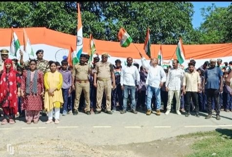 SSB कोटिया के नेतृत्व में SJSA पब्लिक स्कूल के बच्चों ने जगाया देशभक्ति का जज्बा: कोटिया से पिपरा तक निकाला भव्य तिरंगा मार्च, गूंजा ‘वंदे मातरम’ SSB कोटिया के नेतृत्व में SJSA पब्लिक स्कूल के बच्चों ने जगाया देशभक्ति का जज्बा: कोटिया से पिपरा तक निकाला भव्य तिरंगा मार्च, गूंजा ‘वंदे मातरम’