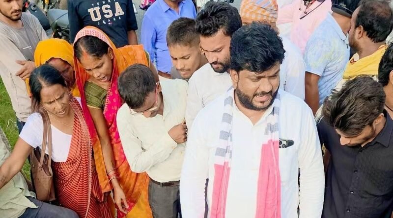 मानवता की मिसाल: नौगढ़-बांसी मार्ग पर अचेत मिली अज्ञात महिला, सपा नेता कमाल खान ने निजी वाहन से पहुंचाया अस्पताल मानवता की मिसाल: नौगढ़-बांसी मार्ग पर अचेत मिली अज्ञात महिला, सपा नेता कमाल खान ने निजी वाहन से पहुंचाया अस्पताल