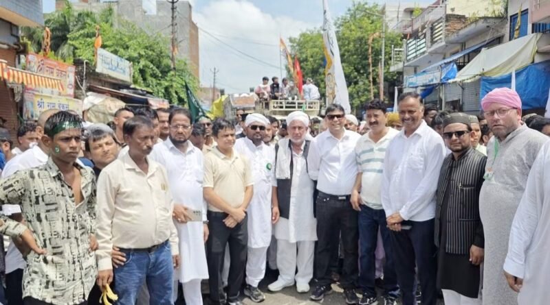 रंग-बिरंगी रोशनी से सजा शोहरतगढ़, कड़े सुरक्षा पहरे व ड्रोन निगरानी में निकाला गया ‘जुलूस-ए-मोहम्मदी’; अमन-चैन की मांगी गई दुआ रंग-बिरंगी रोशनी से सजा शोहरतगढ़, कड़े सुरक्षा पहरे व ड्रोन निगरानी में निकाला गया ‘जुलूस-ए-मोहम्मदी’; अमन-चैन की मांगी गई दुआ