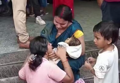 प्राइम टाइम स्पेशल डॉक्टर की लापरवाही ने छीना बेबस मां का इकलौता सहारा: 2 साल की मासूम की मौत, पर्ची फाड़कर फेंकने का आरोप प्राइम टाइम स्पेशल डॉक्टर की लापरवाही ने छीना बेबस मां का इकलौता सहारा: 2 साल की मासूम की मौत, पर्ची फाड़कर फेंकने का आरोप