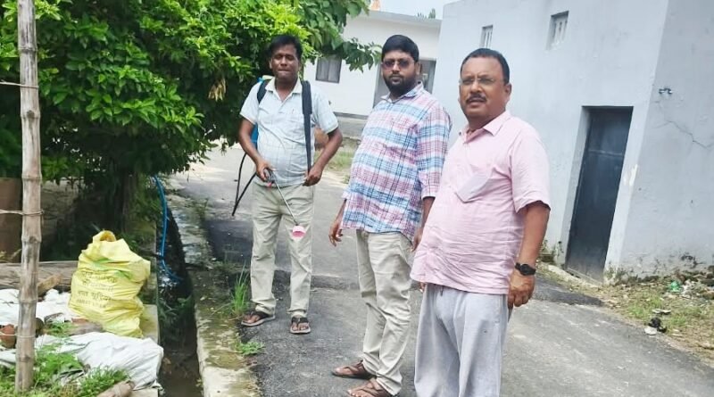 तेलियाडी में आरटीआई एक्टिविस्ट देवेश मणि त्रिपाठी की पहल रंग लाई, चला विशेष स्वच्छता एवं मच्छररोधी अभियान तेलियाडी में आरटीआई एक्टिविस्ट देवेश मणि त्रिपाठी की पहल रंग लाई, चला विशेष स्वच्छता एवं मच्छररोधी अभियान