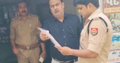 सिद्धार्थनगर में त्योहारों से पहले प्रशासन सख्त: इटवा में पटाखा दुकानों का हुआ संयुक्त निरीक्षण, दिए गए कड़े निर्देश