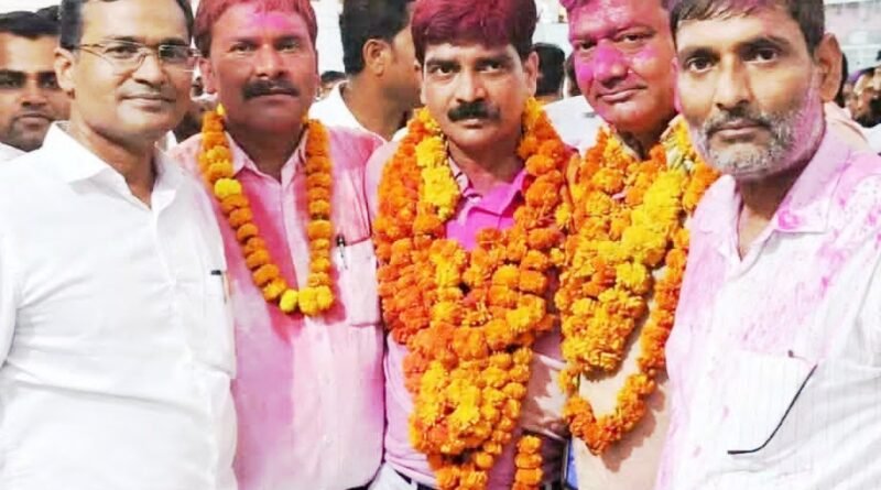 सिविल कोर्ट सिद्धार्थ बार एसोसिएशन चुनाव: दिव्य प्रकाश शुक्ल अध्यक्ष और अजय कुमार पांडेय महामंत्री निर्वाचित