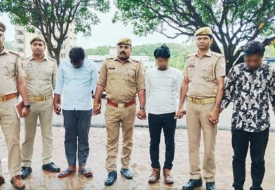 सिद्धार्थनगर में पुलिस को बड़ी सफलता: फरार चल रहे 3 गैंगस्टर गिरफ्तार, नेपाल कनेक्शन भी आया सामने सिद्धार्थनगर में पुलिस को बड़ी सफलता: फरार चल रहे 3 गैंगस्टर गिरफ्तार, नेपाल कनेक्शन भी आया सामने