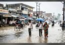 सिद्धार्थनगर में 36 घंटे से मूसलाधार बारिश, जलभराव और तेज हवाओं से बेहाल हुआ जनजीवन; स्कूल बंद