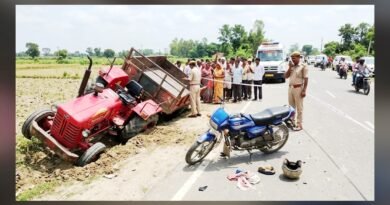 सिद्धार्थनगर में अनियंत्रित ट्रैक्टर-ट्रॉली ने बाइक को मारी टक्कर, 70 वर्षीय बुजुर्ग की मौत, एक घायल