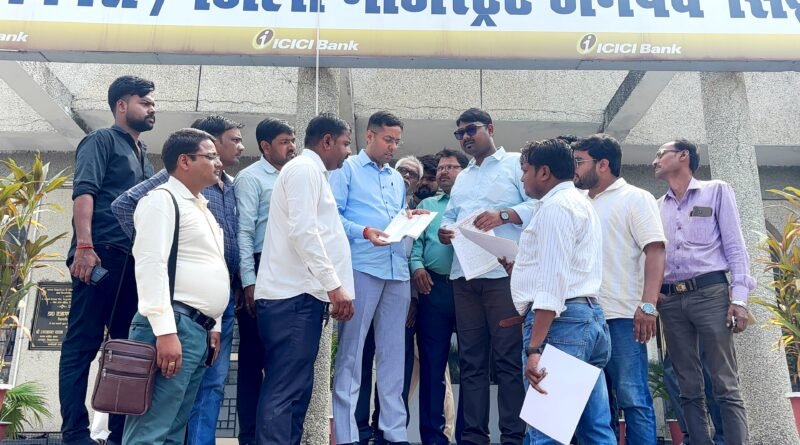 इटवा में स्वास्थ्य विभाग के खिलाफ प्रेस क्लब और राष्ट्रीय पत्रकार एकता संघ का बड़ा मोर्चा, DM-CMO को सौंपा ज्ञापन