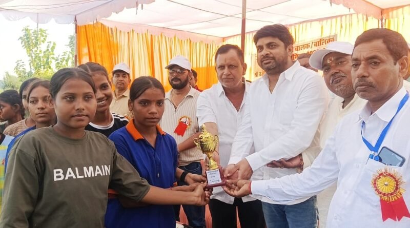 कबड्डी खेल से होता है शारीरिक व मानसिक विकास: सिद्धार्थ चौधरी कबड्डी खेल से होता है शारीरिक व मानसिक विकास: सिद्धार्थ चौधरी