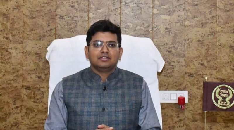 प्राइम टाइम स्पेशल , सिद्धार्थ नगर जनपद के बर्डपुर के दुल्हा सुमाली में बड़ा वित्तीय घोटाला: मनरेगा में बने काम पर फिर निकाले 5.46 लाख, डीएम के निर्देश पर सचिव निलंबित