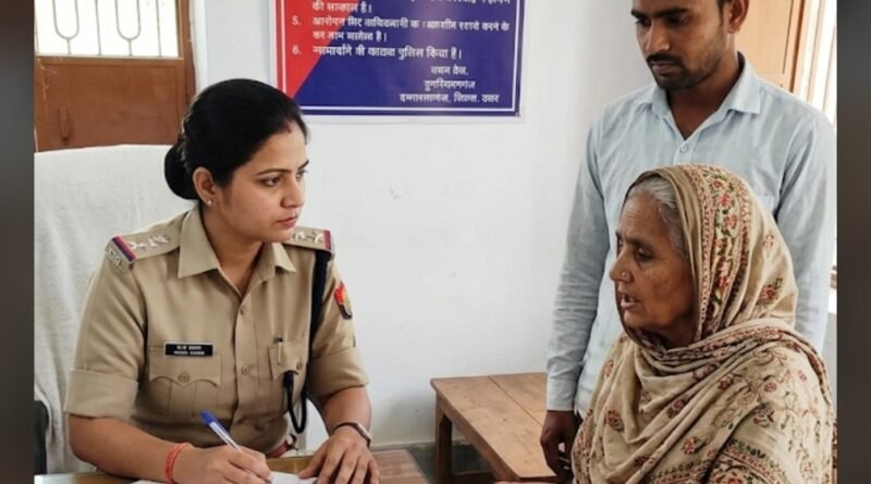 डुमरियागंज: फर्जी बैनामा कराकर जमीन हड़पने के आरोप में महिला समेत छह पर केस दर्ज डुमरियागंज: फर्जी बैनामा कराकर जमीन हड़पने के आरोप में महिला समेत छह पर केस दर्ज