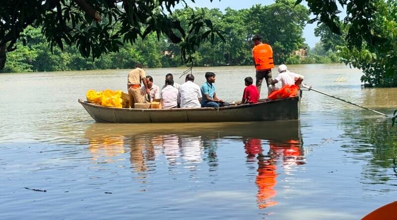 सिद्धार्थ नगर – बाढ़ प्रभावित क्षेत्रों में स्वास्थ्य शिविर लगाकर जांच के साथ बांटी दवाएं सिद्धार्थ नगर – बाढ़ प्रभावित क्षेत्रों में स्वास्थ्य शिविर लगाकर जांच के साथ बांटी दवाएं