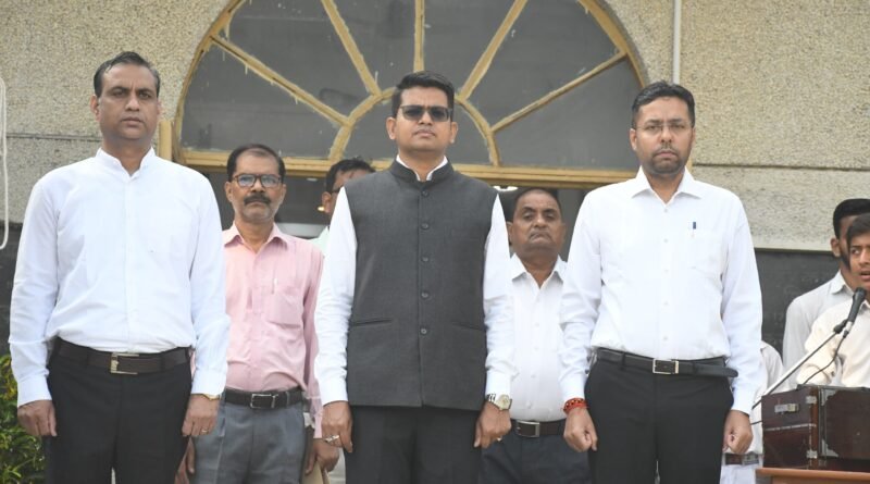 सिद्धार्थनगर में श्रद्धा और गरिमा के साथ मनाई गई गांधी व शास्त्री जयंती; प्रभातफेरी, ध्वजारोहण और स्वच्छता अभियान के विविध कार्यक्रम आयोजित