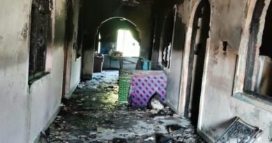 घर में भीषण आग: सिद्धार्थनगर में सभासद प्रतिनिधि के घर जलकर राख हुआ लाखों का सामान, बाल-बाल बचे लोग