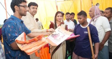 बीआरसी परसा में आयोजित हुआ रसोइया सम्मान समारोह, विधायक विनय वर्मा ने लगभग 700 लोगों को दीवाली पर बांटी भेंट