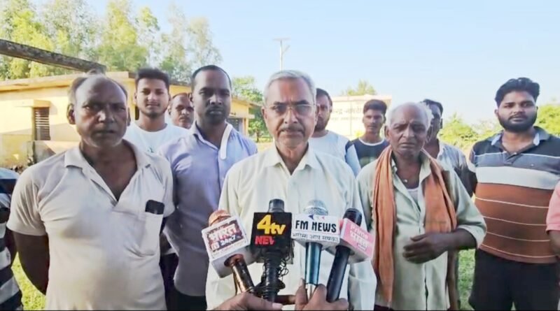 मूलभूत सुविधाओं की बदहाली से ग्रामीणों में भारी आक्रोश, जिम्मेदार बेखबर; ताले में बंद आरोग्य केंद्र और बदहाल शौचालय बनी मुसीबत मूलभूत सुविधाओं की बदहाली से ग्रामीणों में भारी आक्रोश, जिम्मेदार बेखबर; ताले में बंद आरोग्य केंद्र और बदहाल शौचालय बनी मुसीबत