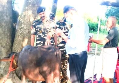 भारत-नेपाल सीमा पर SSB की जनकल्याणकारी पहल: वाइब्रेंट विलेज में लगा निःशुल्क पशु चिकित्सा शिविर, 102 पशुओं का हुआ इलाज भारत-नेपाल सीमा पर SSB की जनकल्याणकारी पहल: वाइब्रेंट विलेज में लगा निःशुल्क पशु चिकित्सा शिविर, 102 पशुओं का हुआ इलाज