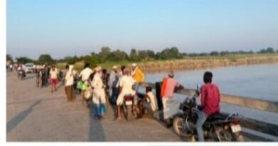 सिद्धार्थनगर: राप्ती नदी में दो युवकों ने लगाई छलांग, एक की बची जान, दूसरा लापता; आबकारी विभाग की मुस्तैदी पर उठे सवाल