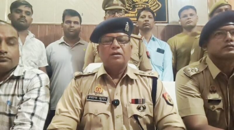एंटी थेफ्ट टीम और पुलिस की बड़ी कार्रवाई: मोबाइल दुकान में चोरी करने वाले दो शातिर बदमाश गिरफ्तार, भारी मात्रा में सामान बरामद