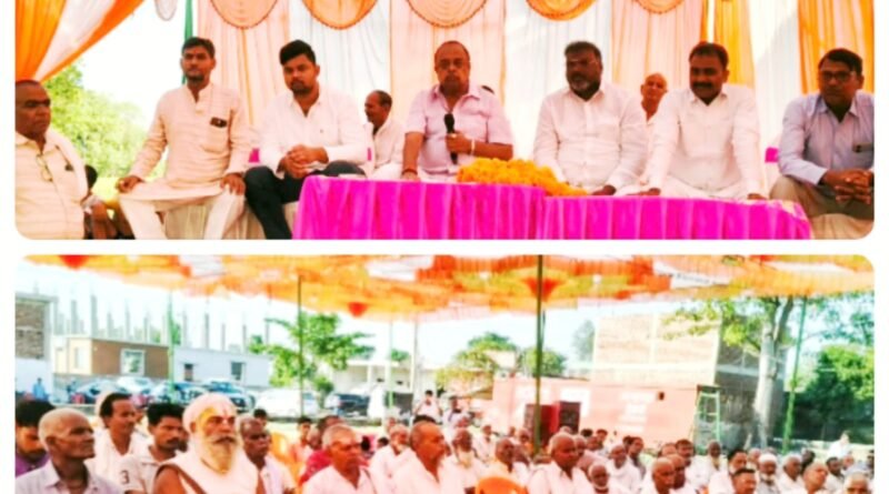 सिद्धार्थनगर: शोहरतगढ़ में कांग्रेस की चौपाल, पूर्व विधायक रविंद्र प्रताप चौधरी बोले- ‘प्रदेश में बदलाव की लहर, जनता चाहती है परिवर्तन’