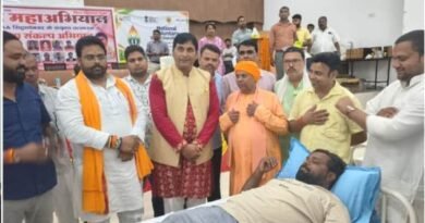 राष्ट्रीय स्वैच्छिक रक्तदान दिवस: सिद्धार्थनगर में आयोजित विशाल महाअभियान में 125 रक्तवीरों ने किया रक्तदान, आयोजक व समाजसेवी हुए सम्मानित