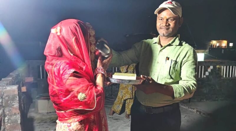 प्रधान प्रतिनिधि सूरत यादव और उनकी प्रधान पत्नी की ओर से क्षेत्रवासियों को करवा चौथ की हार्दिक शुभकामनाएं प्रधान प्रतिनिधि सूरत यादव और उनकी प्रधान पत्नी की ओर से क्षेत्रवासियों को करवा चौथ की हार्दिक शुभकामनाएं