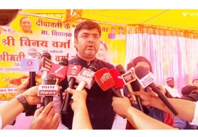 20 साल बाद जर्जर सड़क के बहुरे दिन, शुरू हुआ निर्माण: ग्राम प्रधान राधेश्याम शर्मा, राजकुमार अग्रहरि व संजय मित्तल ने जताया आभार 20 साल बाद जर्जर सड़क के बहुरे दिन, शुरू हुआ निर्माण: ग्राम प्रधान राधेश्याम शर्मा, राजकुमार अग्रहरि व संजय मित्तल ने जताया आभार